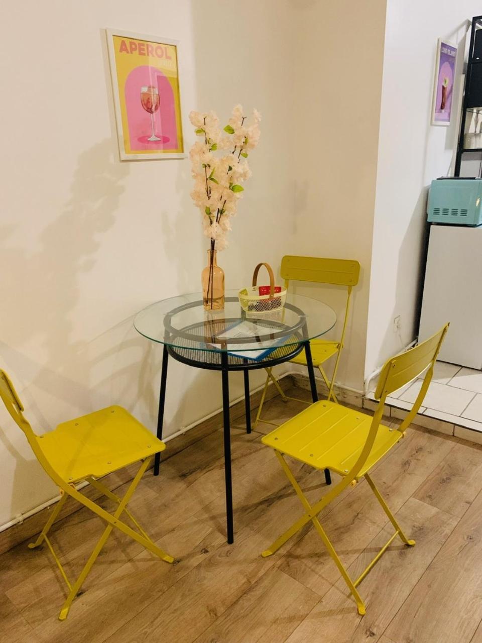 Cocooning Modern Design Studio アヴェーヌ・シュル・エルプ エクステリア 写真