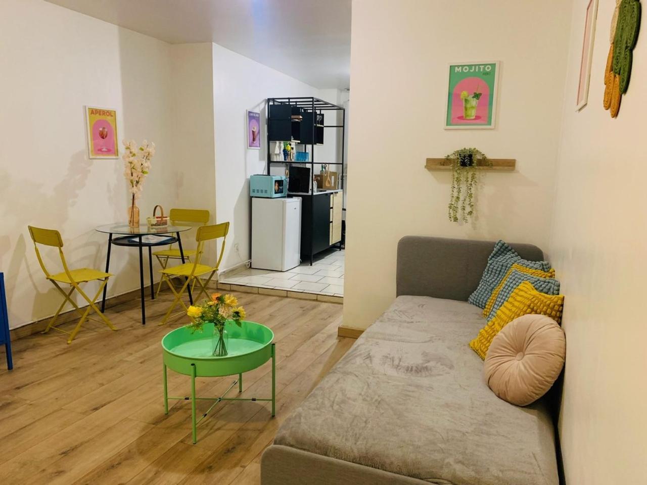 Cocooning Modern Design Studio アヴェーヌ・シュル・エルプ エクステリア 写真